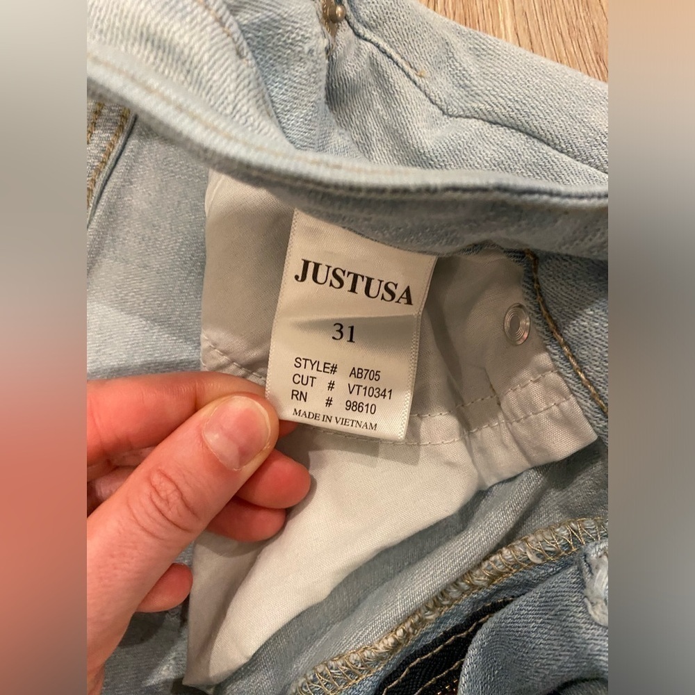 Willa Mid rise distressed Fray Hem Denim Short in Light Blue wash - Picture 10 of 10